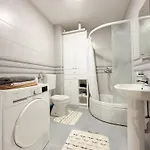 Modern 1-bedroom M25