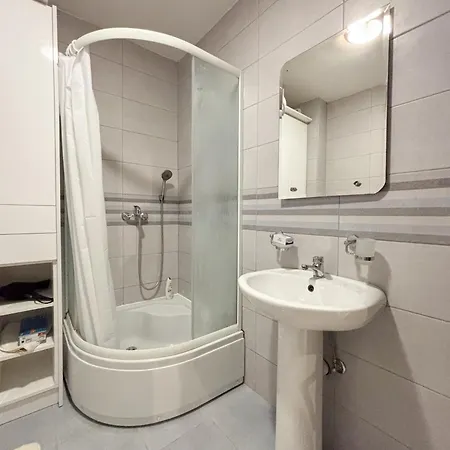 Modern 1-bedroom M25 פודגוריצה