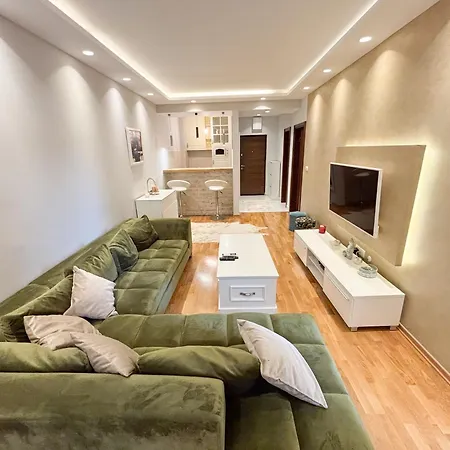 Modern 1-bedroom M25