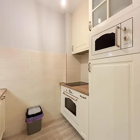 Modern 1-bedroom M25 بودغوريتْسا