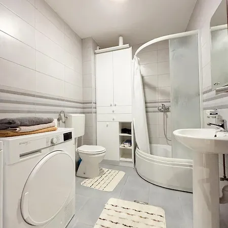 Modern 1-bedroom M25